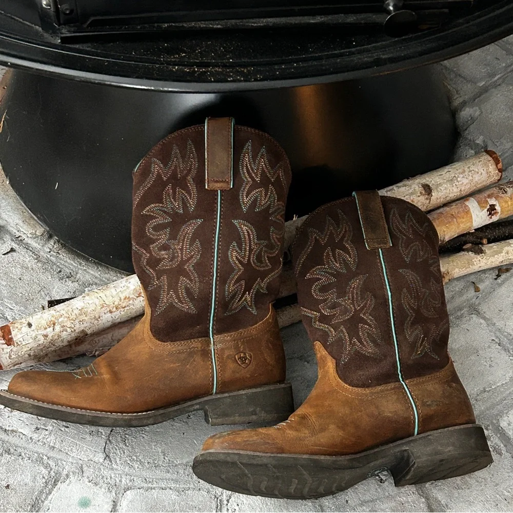 Ariat Delilah Round Toe Western Boots women's size 9B - Picture 3 of 9